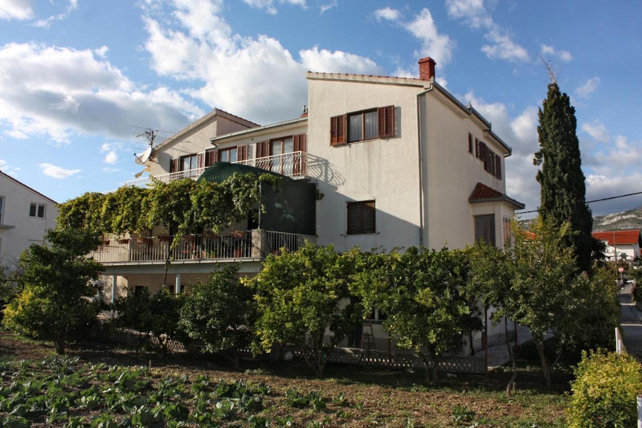 Apartments With A Parking Space Kastel Stafilic, Kastela - 5219 Luaran gambar