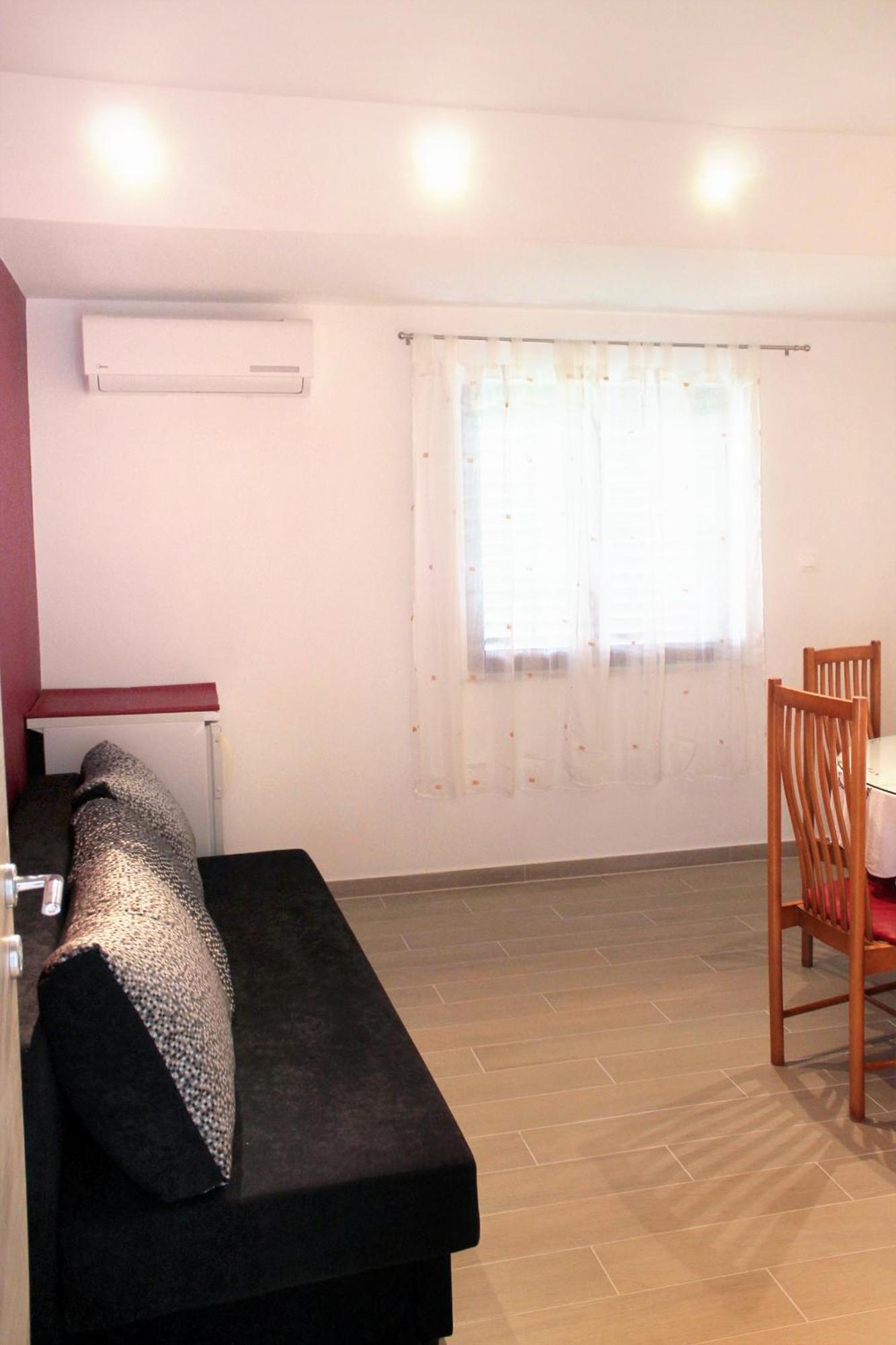Apartments With A Parking Space Kastel Stafilic, Kastela - 5219 Bilik gambar