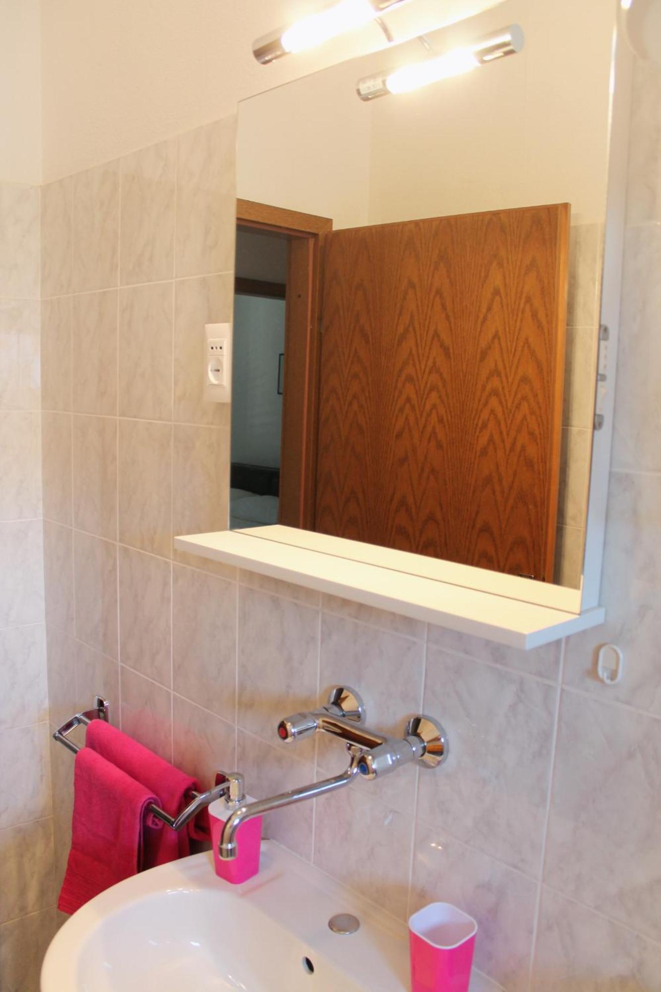 Apartments With A Parking Space Kastel Stafilic, Kastela - 5219 Bilik gambar