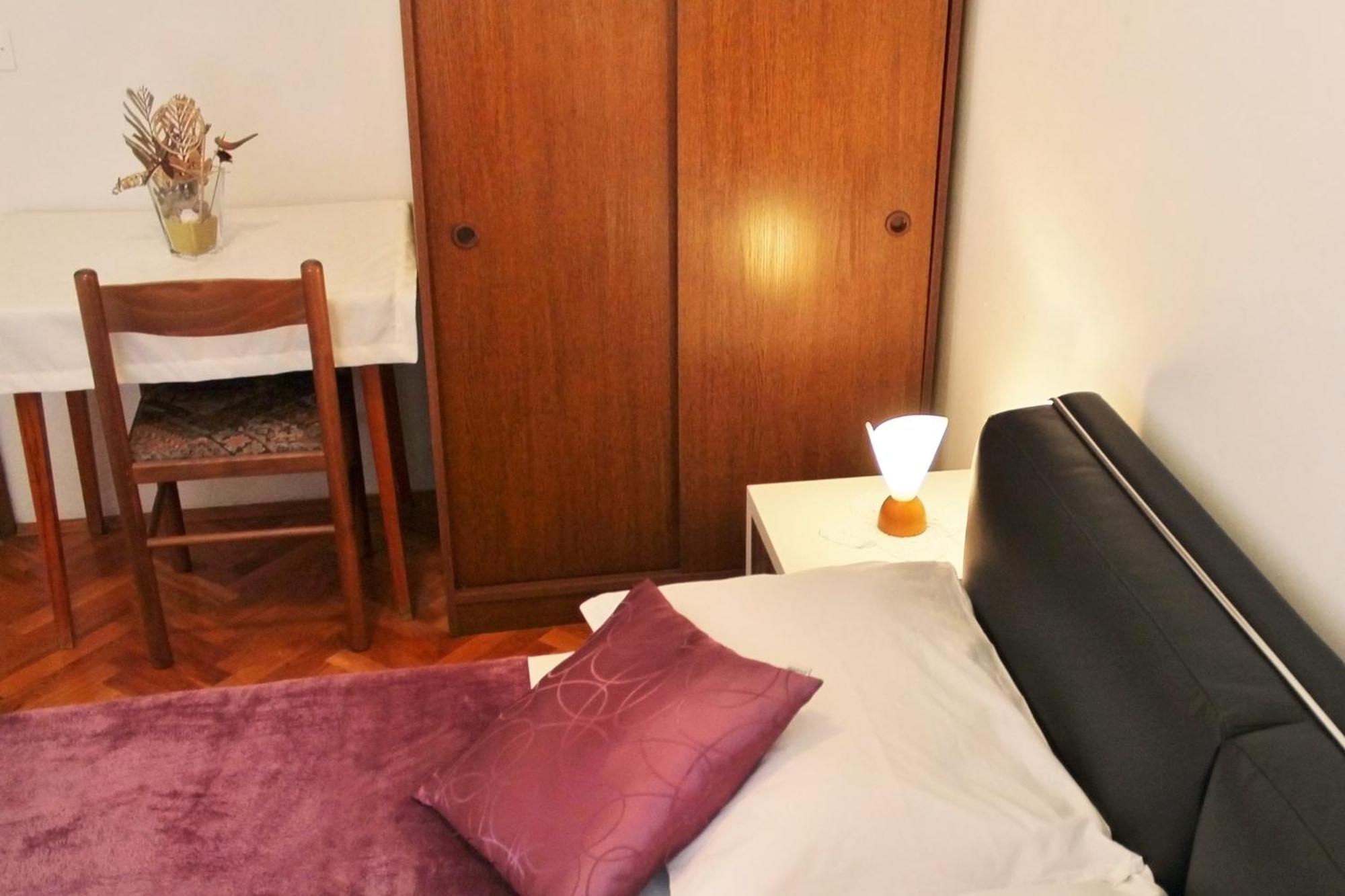 Apartments With A Parking Space Kastel Stafilic, Kastela - 5219 Bilik gambar