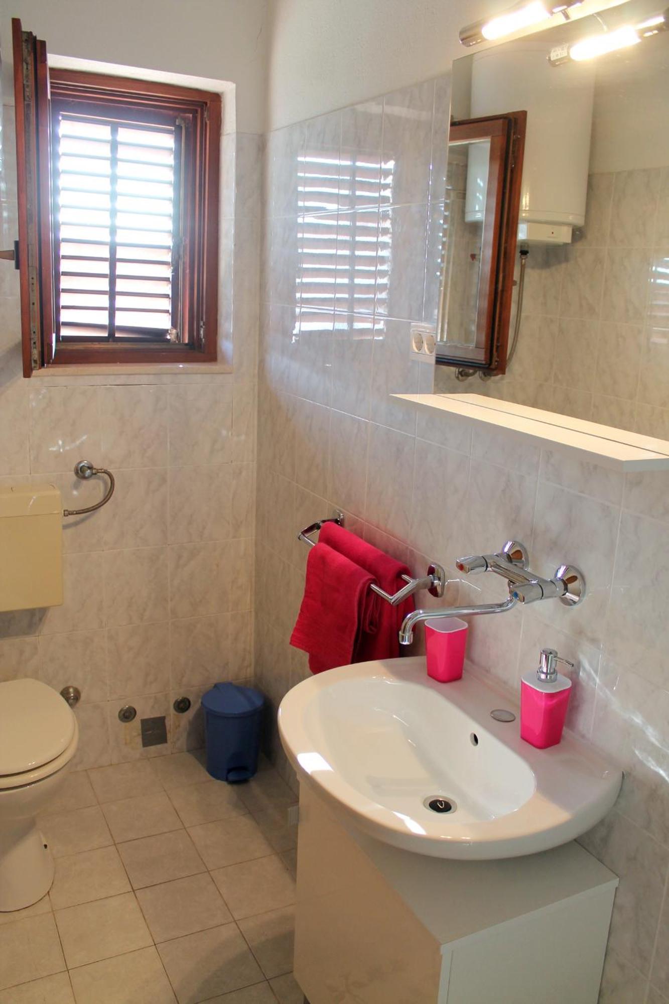 Apartments With A Parking Space Kastel Stafilic, Kastela - 5219 Bilik gambar