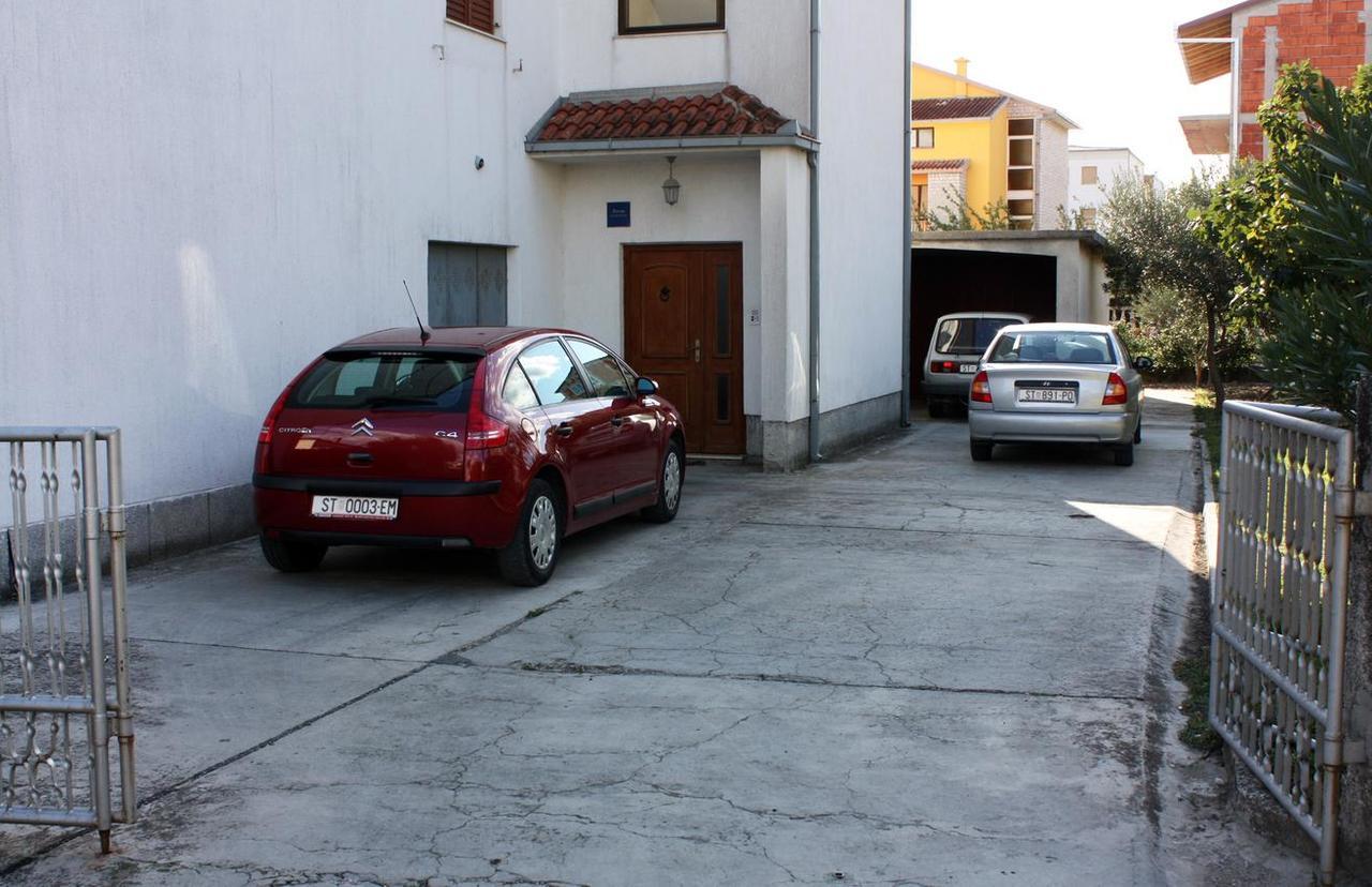 Apartments With A Parking Space Kastel Stafilic, Kastela - 5219 Luaran gambar